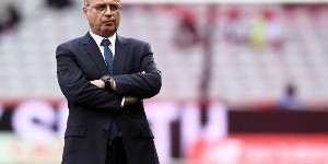 记者：未达成续约协议，巴黎总监坎波斯正在与曼联进行深入谈判